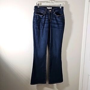Signature women's blue jeans by Levi's Strauss.  Mid-rise boot cut. 10M 30X32